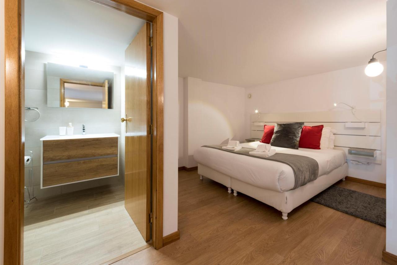 Lovelystay - The Porto Getaway Duplex - Free Parking エクステリア 写真