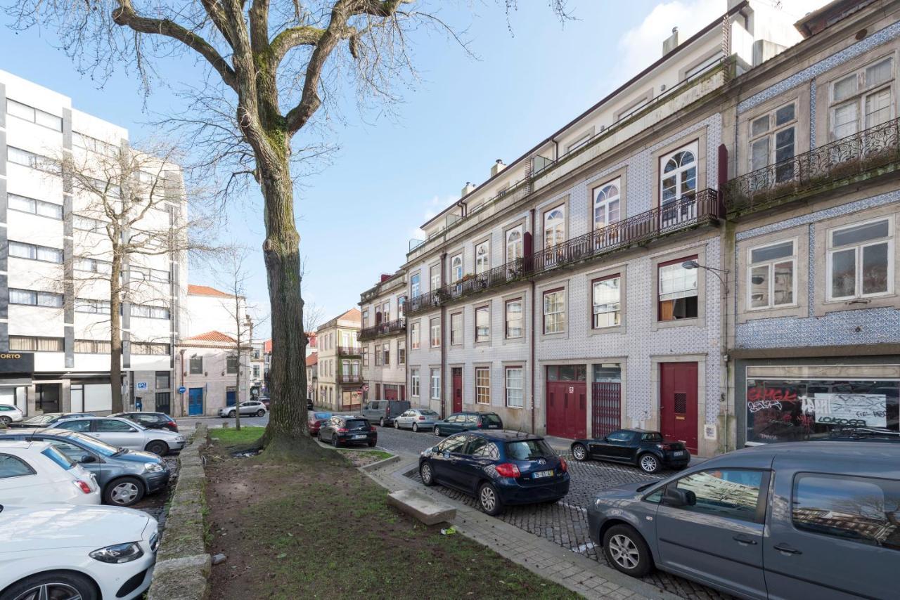 Lovelystay - The Porto Getaway Duplex - Free Parking エクステリア 写真