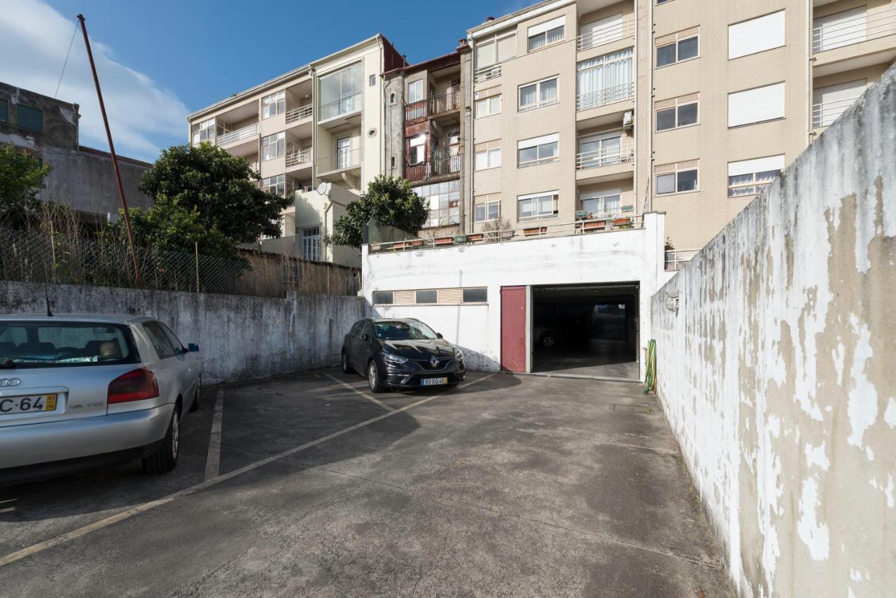 Lovelystay - The Porto Getaway Duplex - Free Parking エクステリア 写真