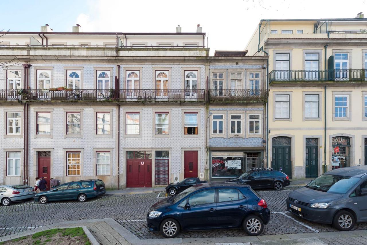 Lovelystay - The Porto Getaway Duplex - Free Parking エクステリア 写真